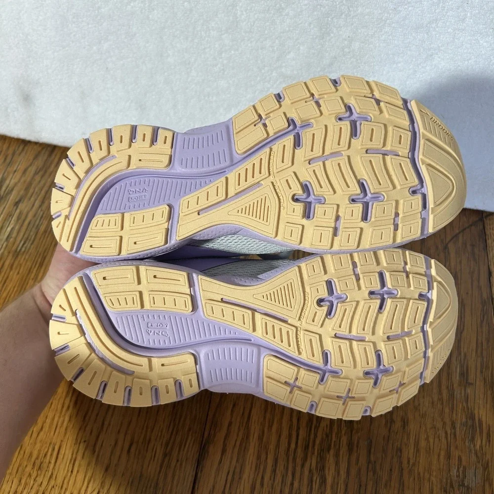 Brooks womens size